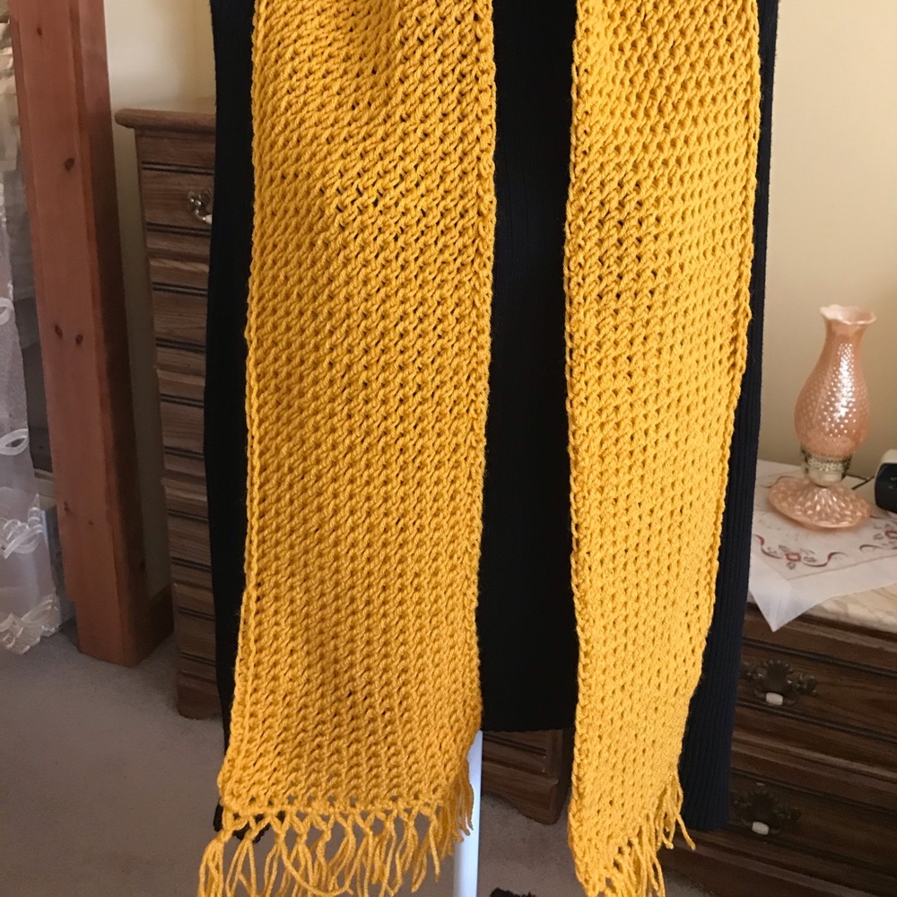 3/$15 Handmade knit scarf